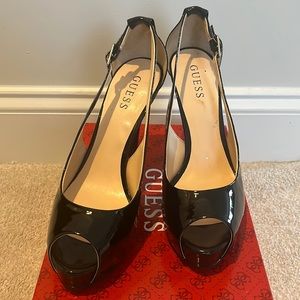 Guess Classic Black Heel.